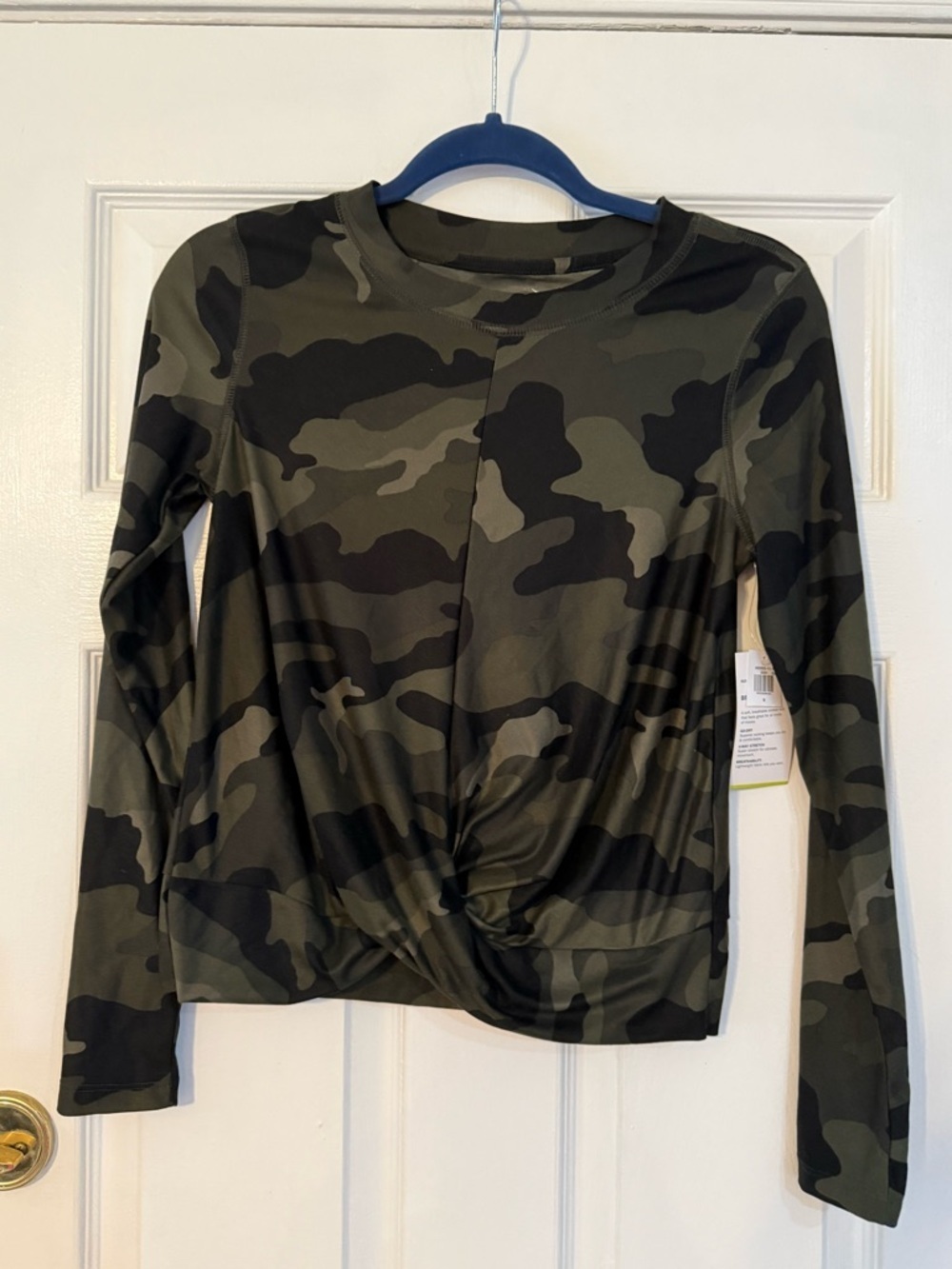 Old Navy Women's Olive & Black Camo Twist-Front Long Sleeve Top